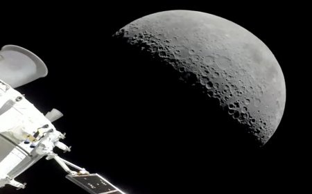 Artemis moonship heads back to Earth on last leg of test flight
