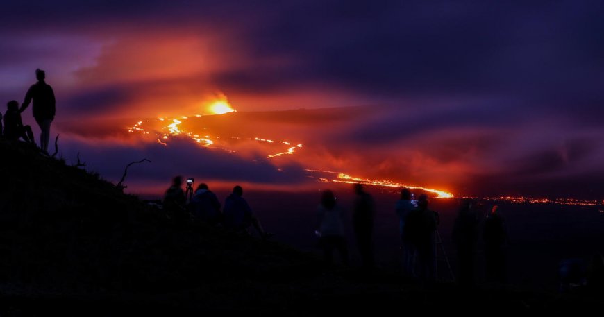 Mauna Loa volcano lava flow slows as it nears key Hawaii highway