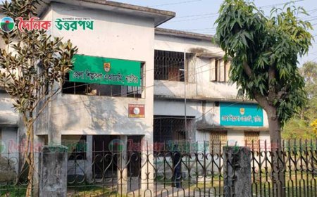 নাটোর জেলা শিল্পকলা একাডেমিতে চালু হলো এক বছর মেয়াদী গীটার প্রশিক্ষণ কোর্স