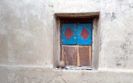 নন্দীগ্রামে জানালা ভেঙে ঘরে ঢুকে ধর্ষণের চেষ্টা, ৮০ হাজার টাকায় গ্রাম্য সালিশে আপস