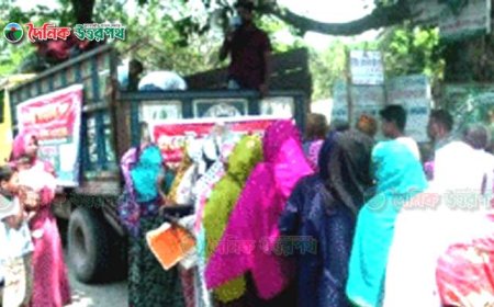 নাটোরে ব্যক্তি উদ্যোগে স্বল্পমূল্যে খাদ্য সামগ্রী বিক্রয়