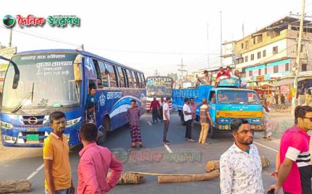 নন্দীগ্রাম থানার ওসিকে প্রত্যাহারের দাবিতে মহাসড়ক অবরোধ