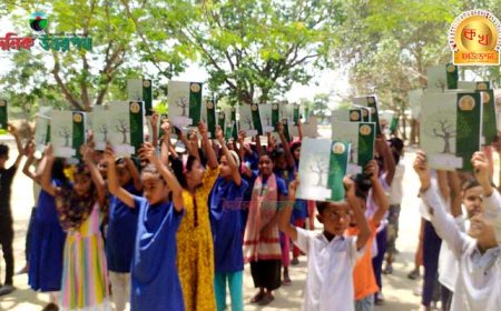 জয়পুরহাটে শতাধিক শিক্ষার্থীর হাতে খাতা তুলে দিল ‘ক খ’ ফাউণ্ডেশন