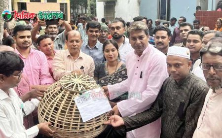 নাটোরে ক্ষুদ্র নৃ-গোষ্ঠীদের জীবন-মান উন্নয়নে বিভিন্ন উপকরণ বিতরণ