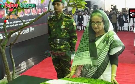 ২১ আগস্ট নিহতদের প্রতি প্রধানমন্ত্রীর শ্রদ্ধা নিবেদন