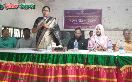 লালপুরে তথ্য আপার বিশেষ উঠান বৈঠক